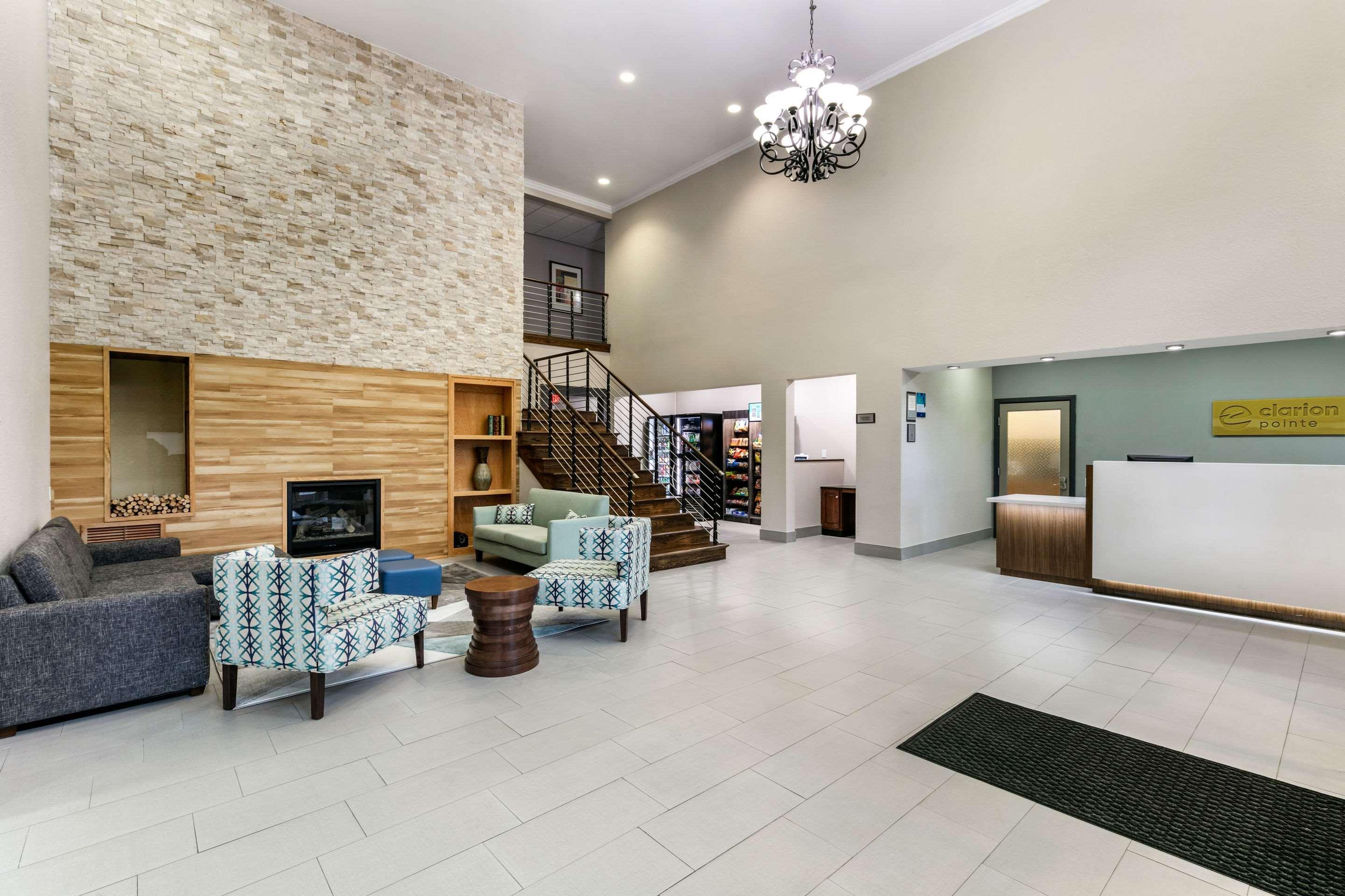 Hotel Clarion Pointe à Columbus Extérieur photo
