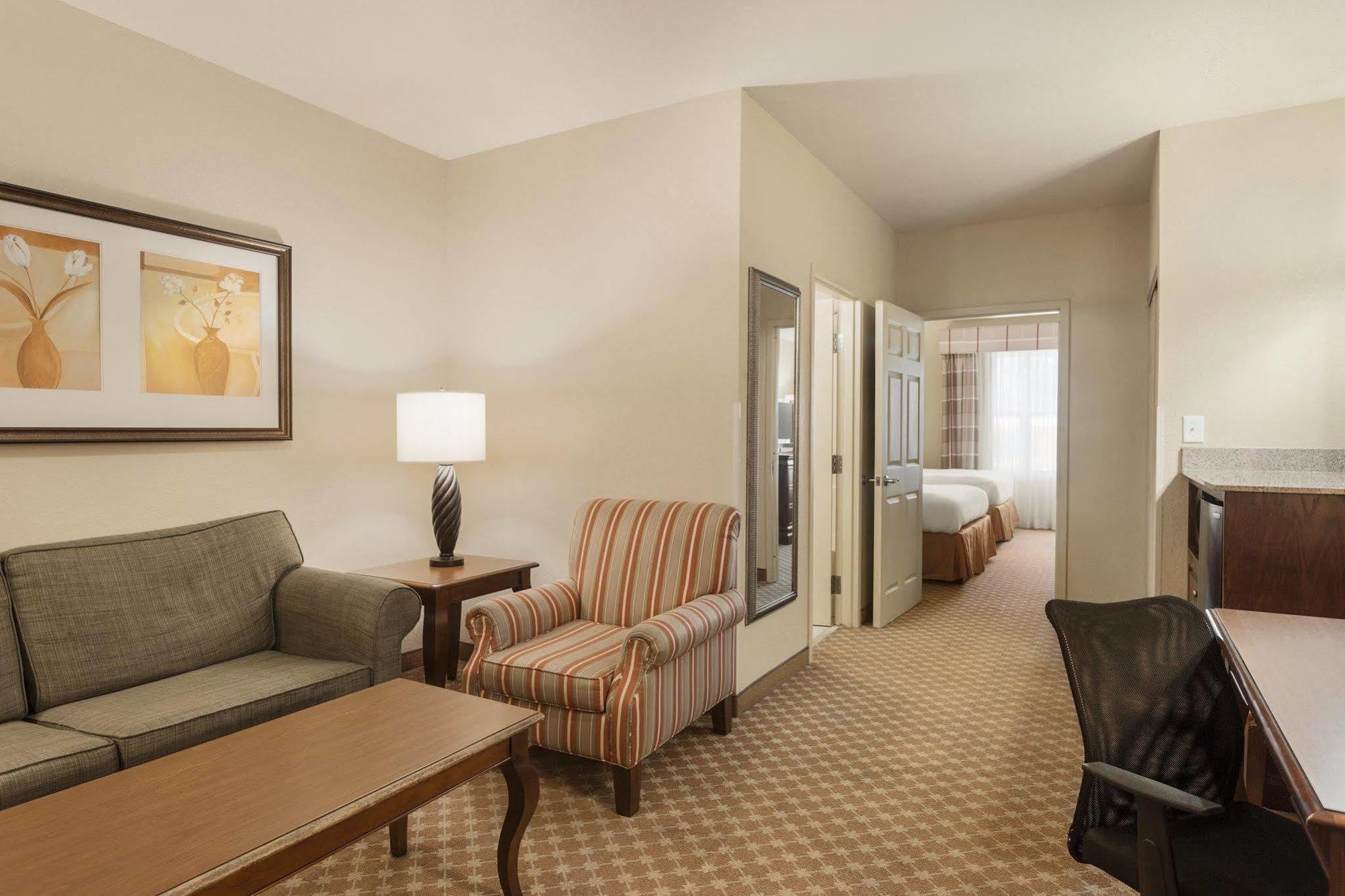 Hotel Clarion Pointe à Columbus Extérieur photo